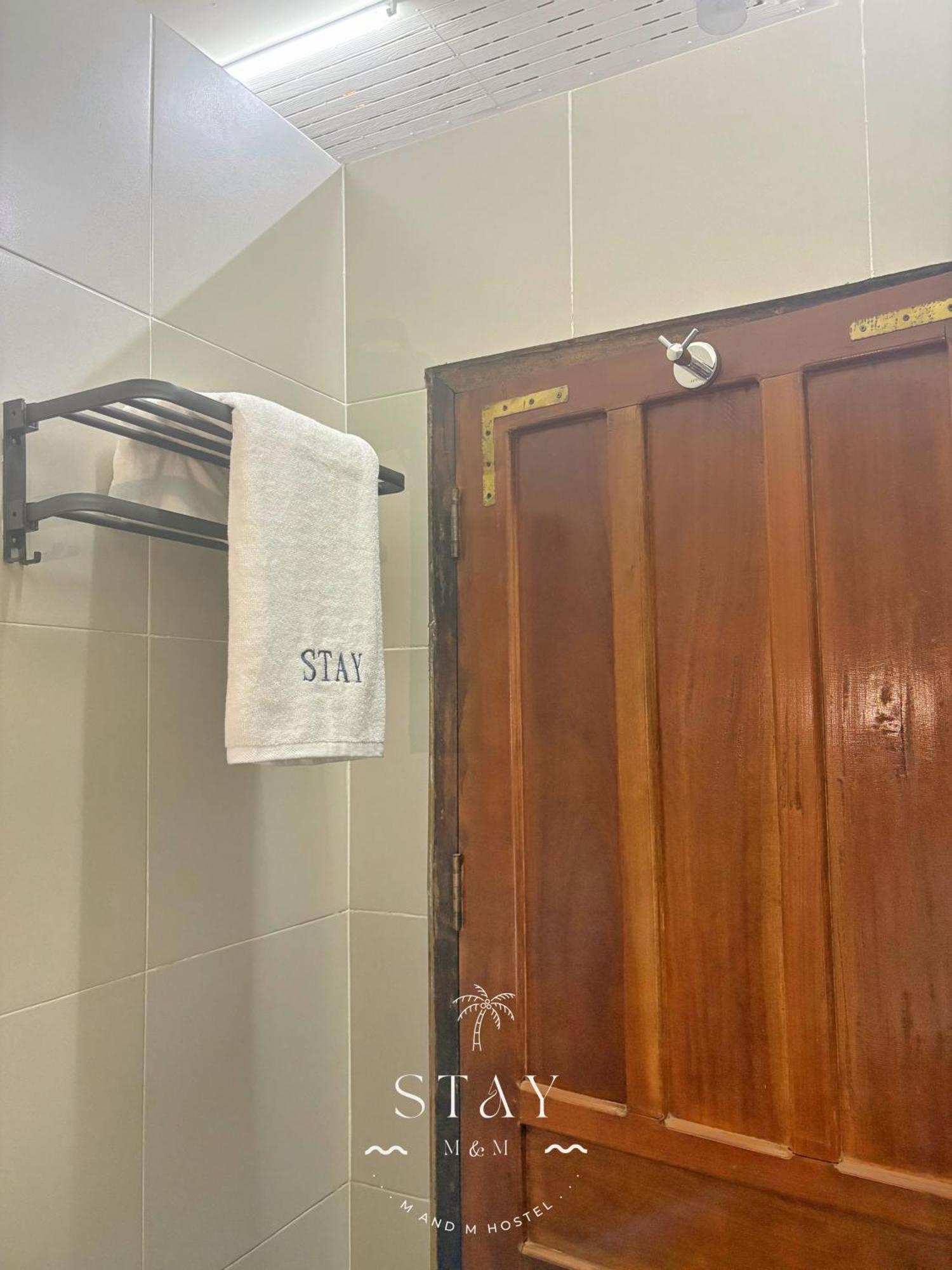 Stay Hostel - Motorbike & Locker Rental ท่าแขก ภายนอก รูปภาพ