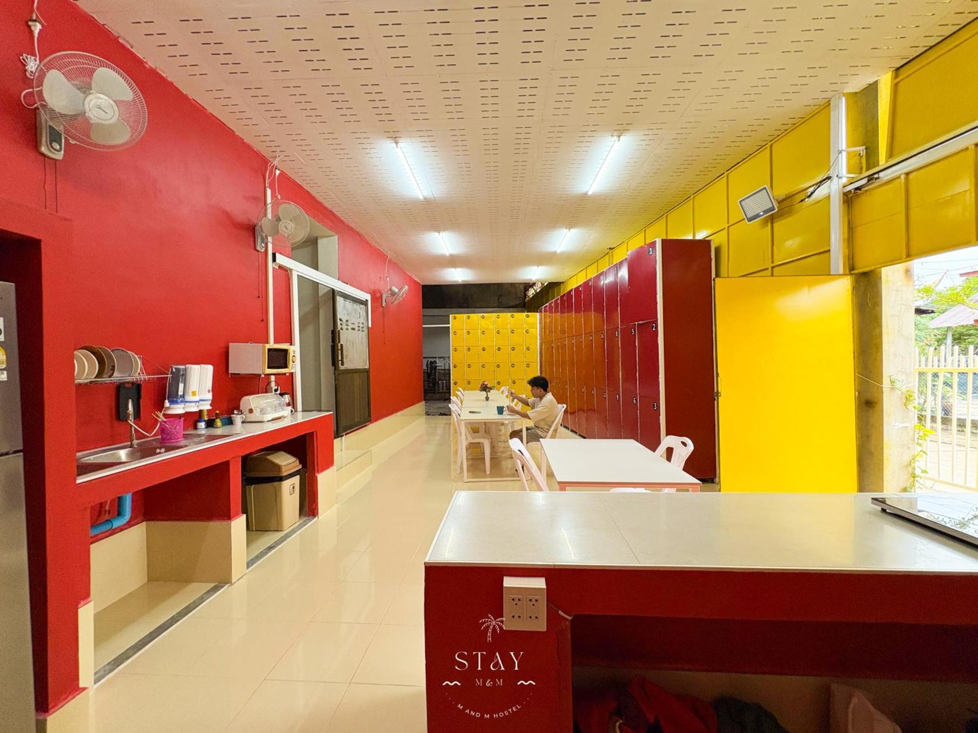 Stay Hostel - Motorbike & Locker Rental ท่าแขก ภายนอก รูปภาพ